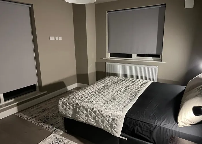 3 Bed Rooms Vip Family House