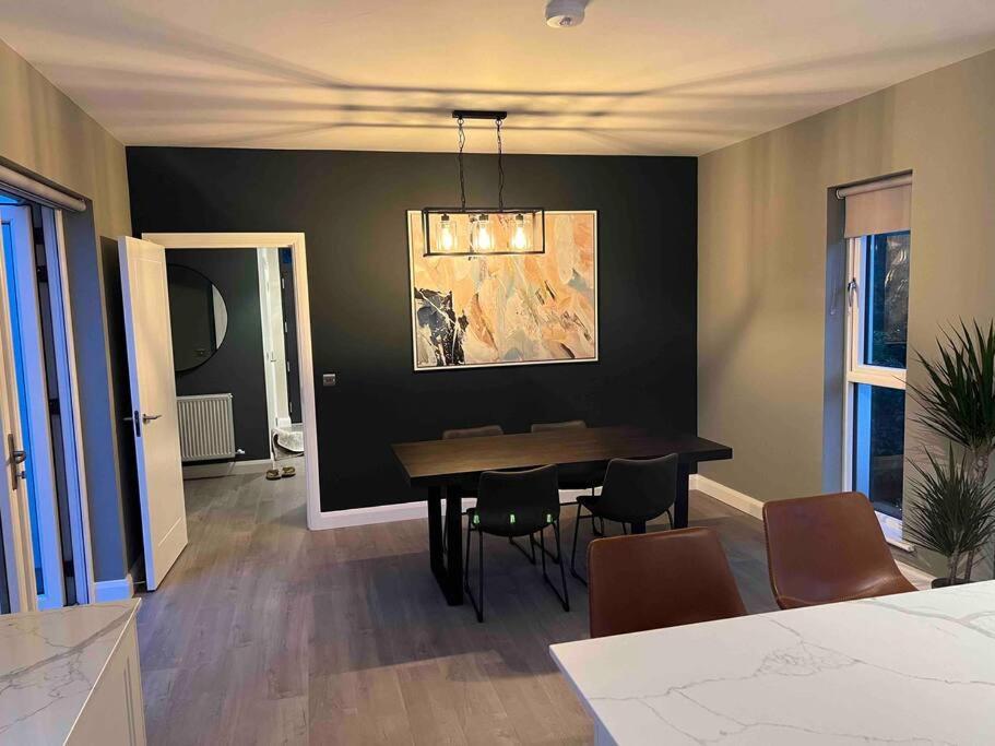 3 Bed Vip Family House Hébergement de vacances *